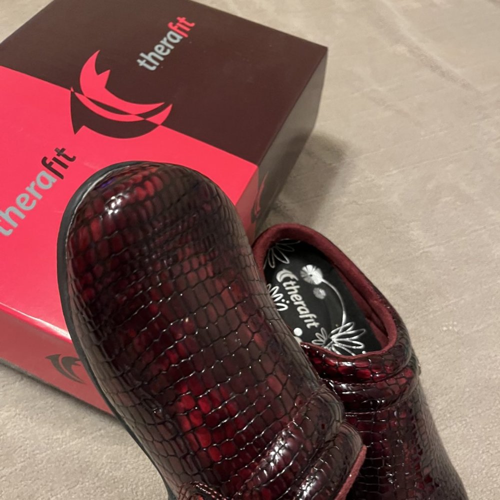 Reptile Clogs - Picture 7 of 7
